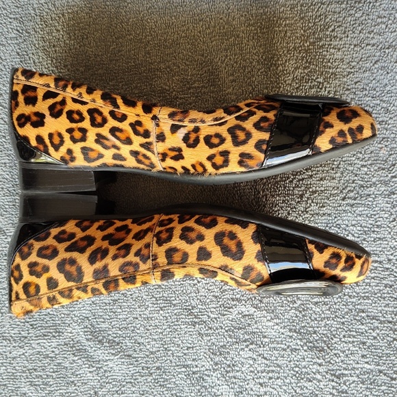 Clarks Unstructured Leopard Print Shoes - Picture 2 of 8